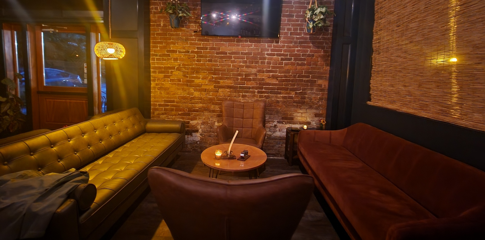 Harvey's Restaurant & Cocktail Lounge